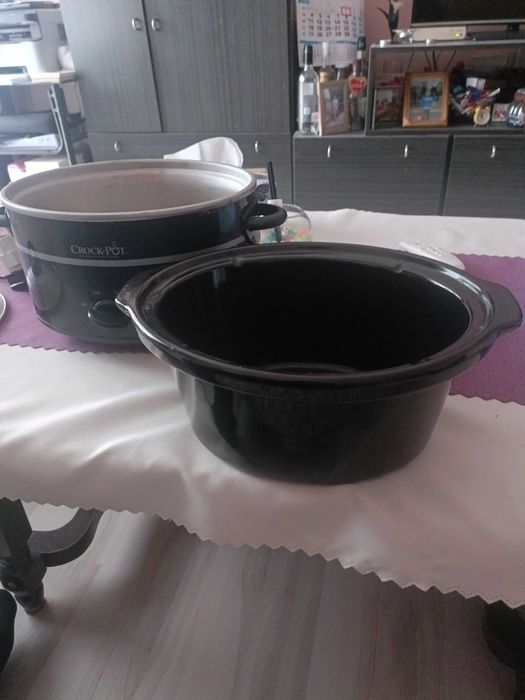Продавам бавна готварска тенджера (slow cooker)