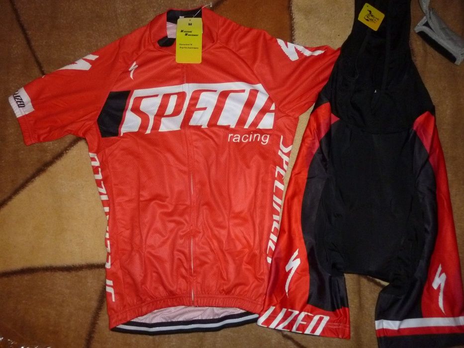 Echipament ciclism Specialized rosu / negru 2025 set pantaloni tricou