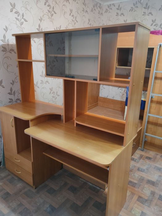 ПРОДАМ Компьютерный стол, Рабочий стол