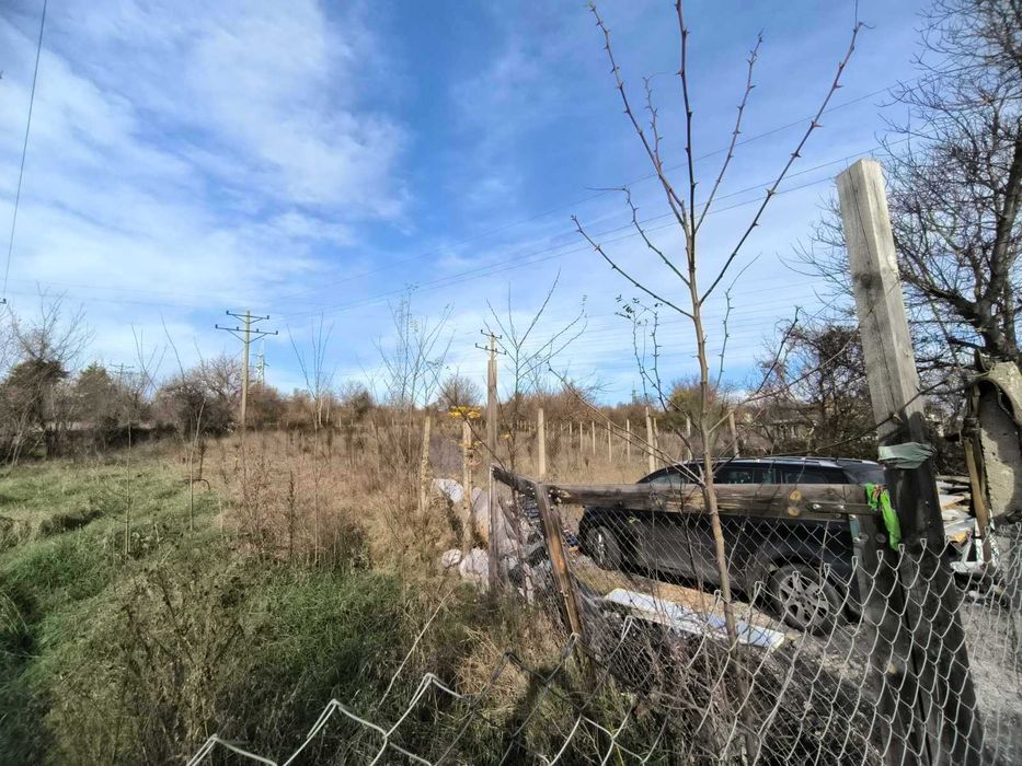 Имот на 100 метра от главния път Русе - Варна,  местността Малкия хълм