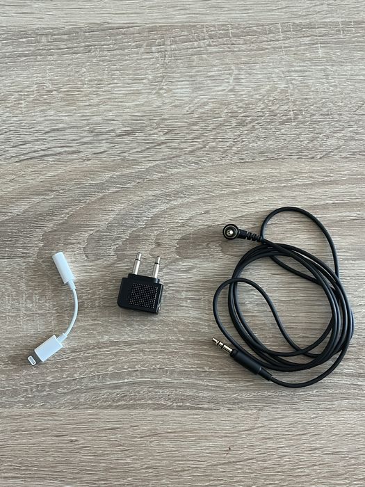 Sony WH-1000XM4 (Black) – Безупречни / Като нови + Lightning адаптер за iPhone