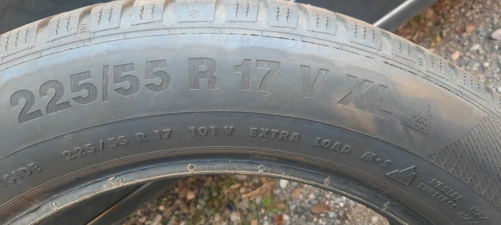 Гуми зимни в много добро състояние цената е за 2 бр