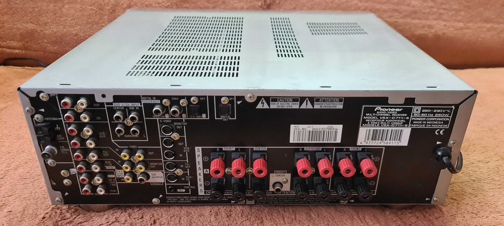 Pioneer VSX-D711 putere 2X100W sau 5X100W pe 8Ohm DEFECT