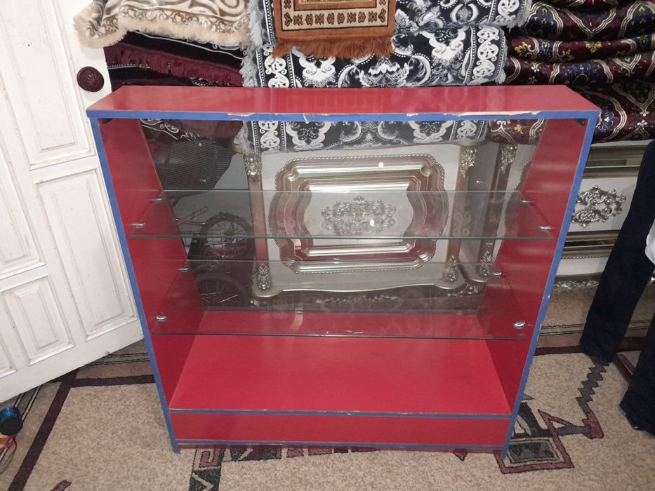 Витрина Шкаф Телефон сотилади 150