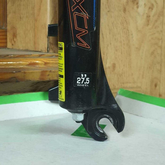 Велосипед впередный вилка амортизатор.