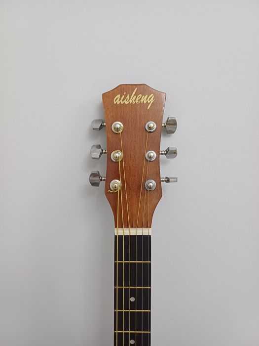 акустическая гитара