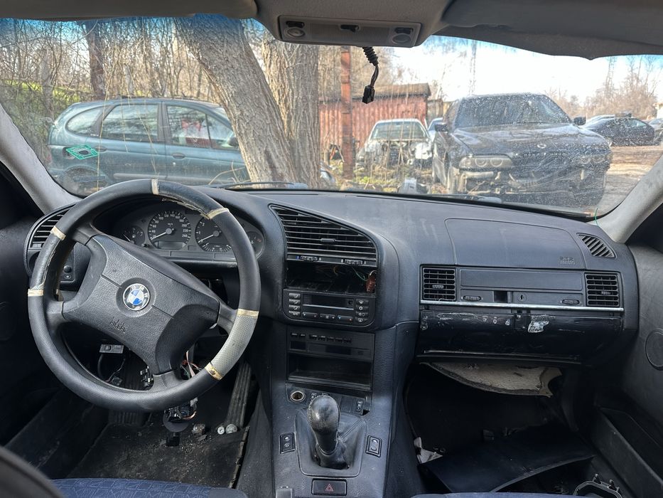 Bmw e36 316i facelift НА ЧАСТИ