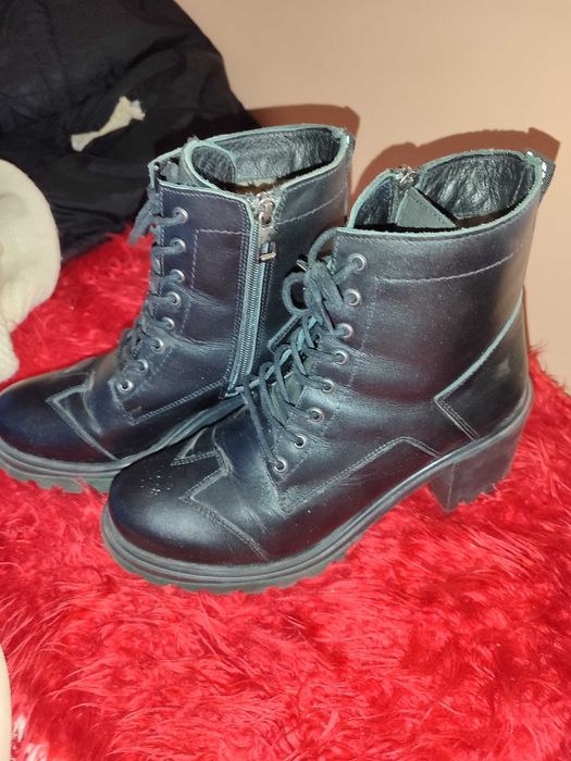 Боти от естествена кожа