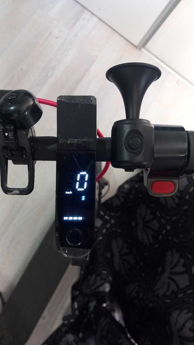 Vând trotineta electrica xiaomi mi pro 2 cu bon fiscal