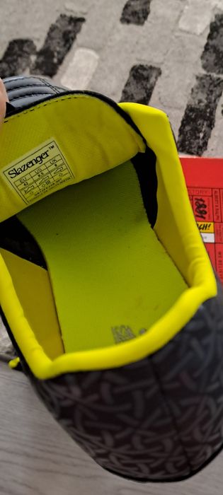 Vând adidasi mărimea 41