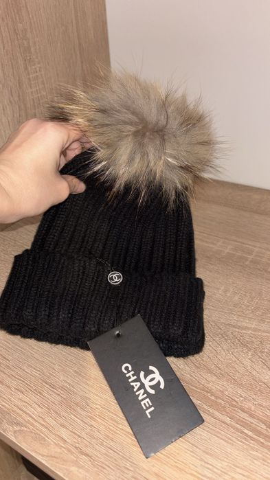 Fes Chanel negru pompon