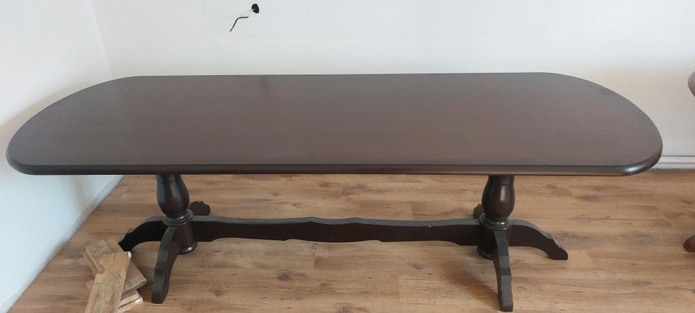 Продам гостивой стол с стульями