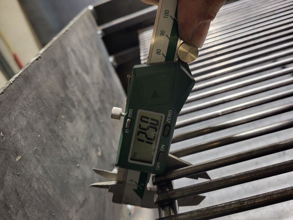 Gratar clasic  Grill ! reglabil demontabil  otel 600x400x3