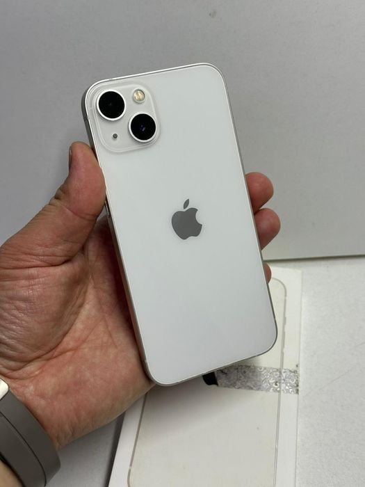 Продам Айфон 13 128г