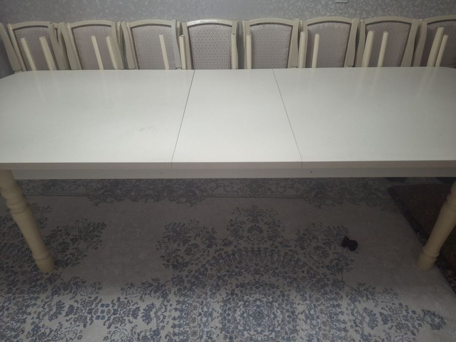 Қонақ бөлмеге арналған стол.