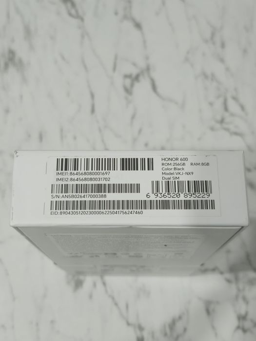 Vand/Schimb Honor 600 256gb SIGILAT