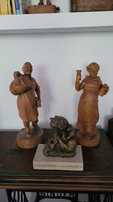 Statui de lemn masiv sculptat