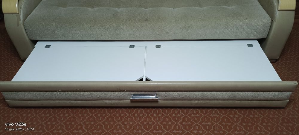 Продам бу диван в хорошем состоянии