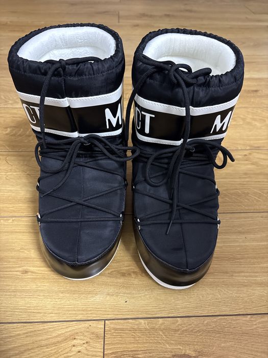 Cizme Moon Boot de iarna