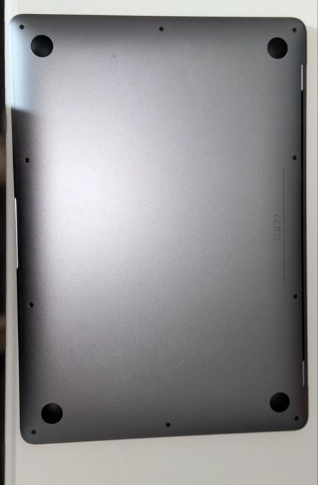 MacBook Air 13″ (2020), cip Apple M1, 8 GB RAM, 256 GB SSD