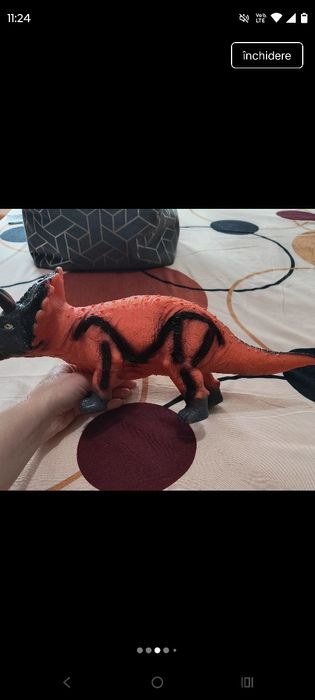 Dinozaur din plastic cauciucat cu sunete