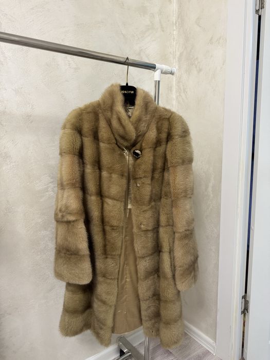 Продам норковую шубу