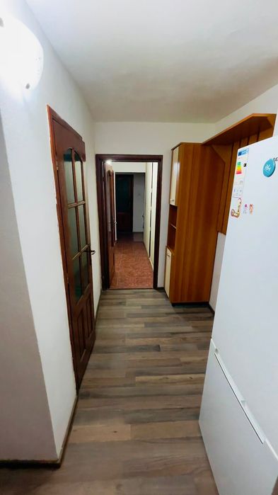 PF închiriez apartament cu 3 camere zona Soarelui