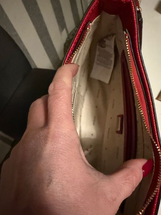 Дамска чанта GUESS