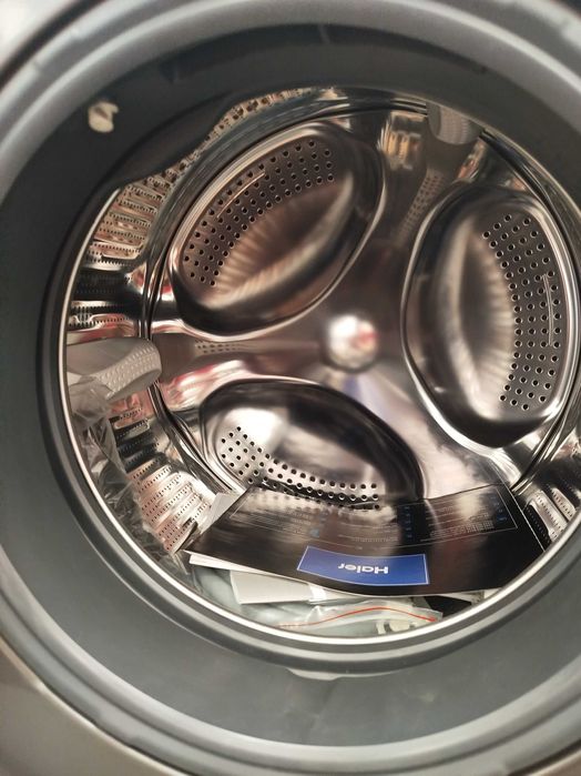 Vând mașină de spăllat nouă cu uscător