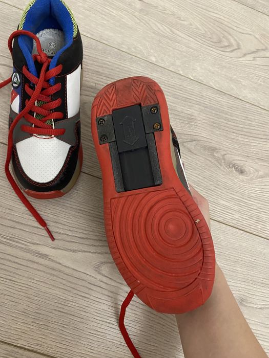 Детские кроссовки-ролики