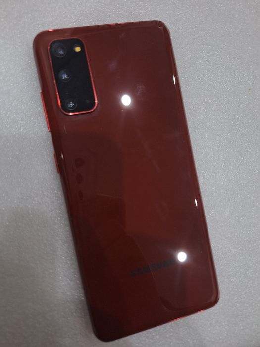 Samsung S20 5G .