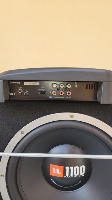 Subwoofer auto JBL 1100 Wati + statie