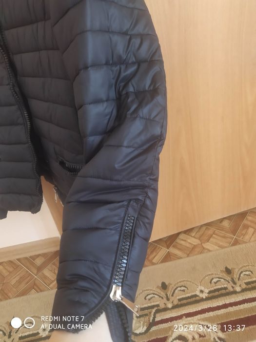 Продам куртку демисезонную