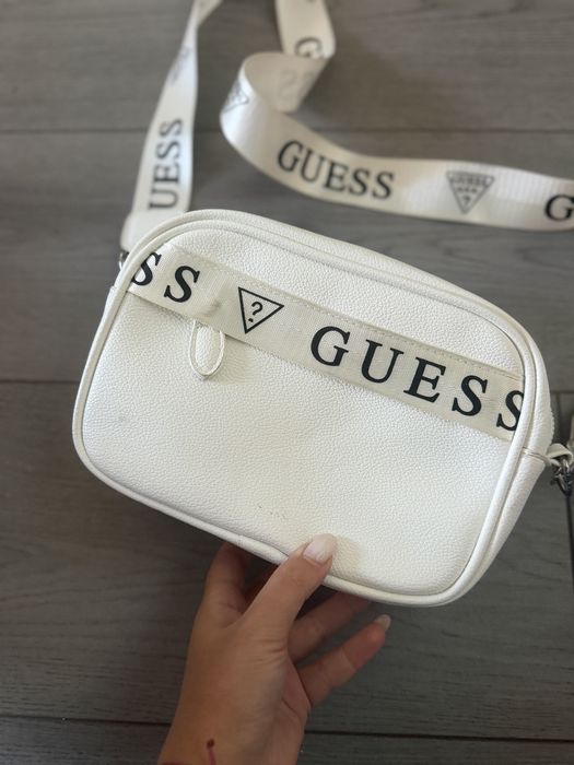 Geanta Guess alba