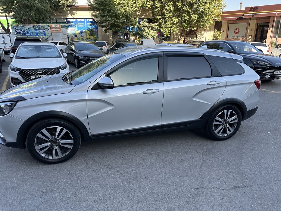 Lada Vesta Cross SW (2019)