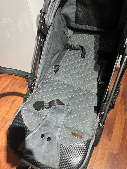 Продам коляску (рюкзак в подарок)