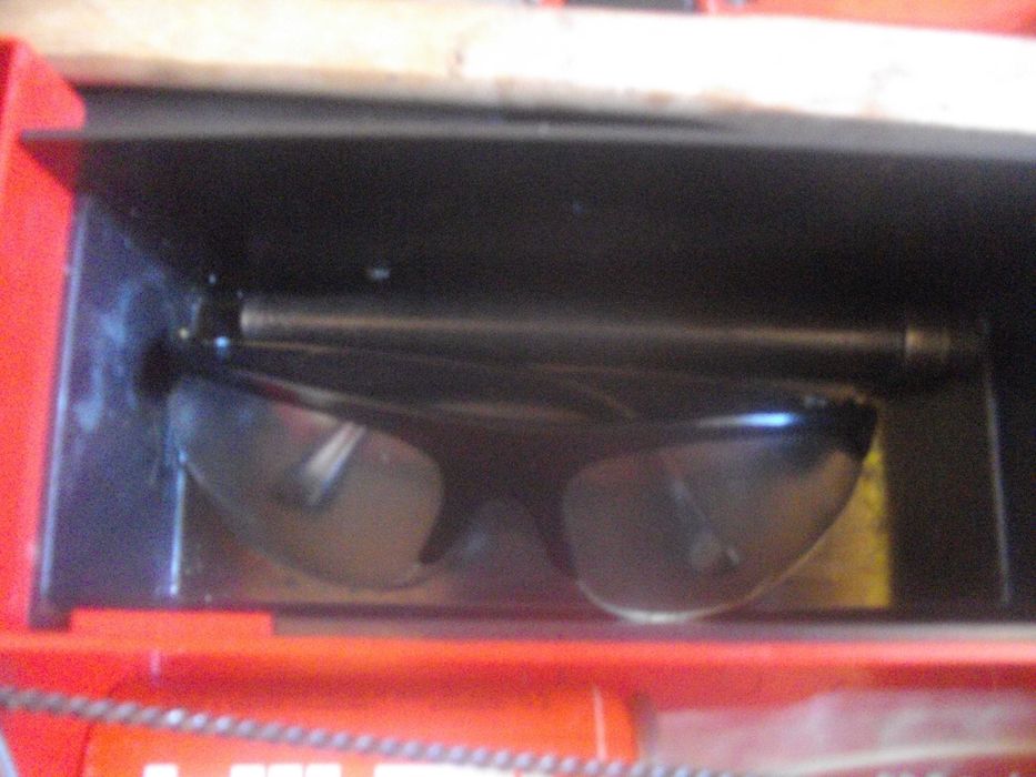 HILTI DX400B / HILTI DX300-Пистолет Директен Монтаж В Бетон и Метал