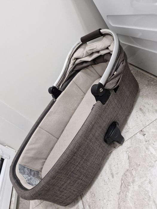 Кош за новородено Mamas & Papas