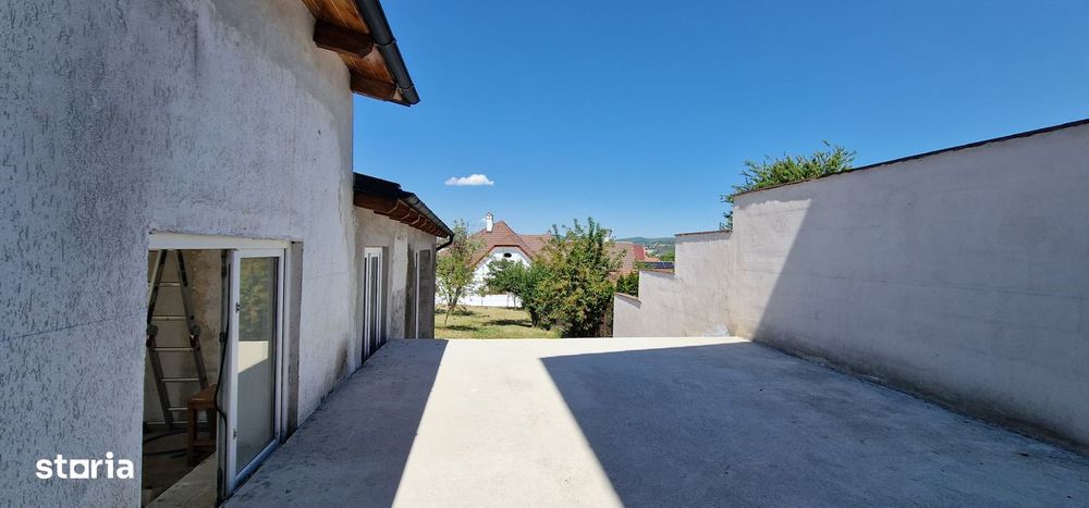 Casa 210 mp, tip duplex, 300 mp curte libera, zona Trei Stejari