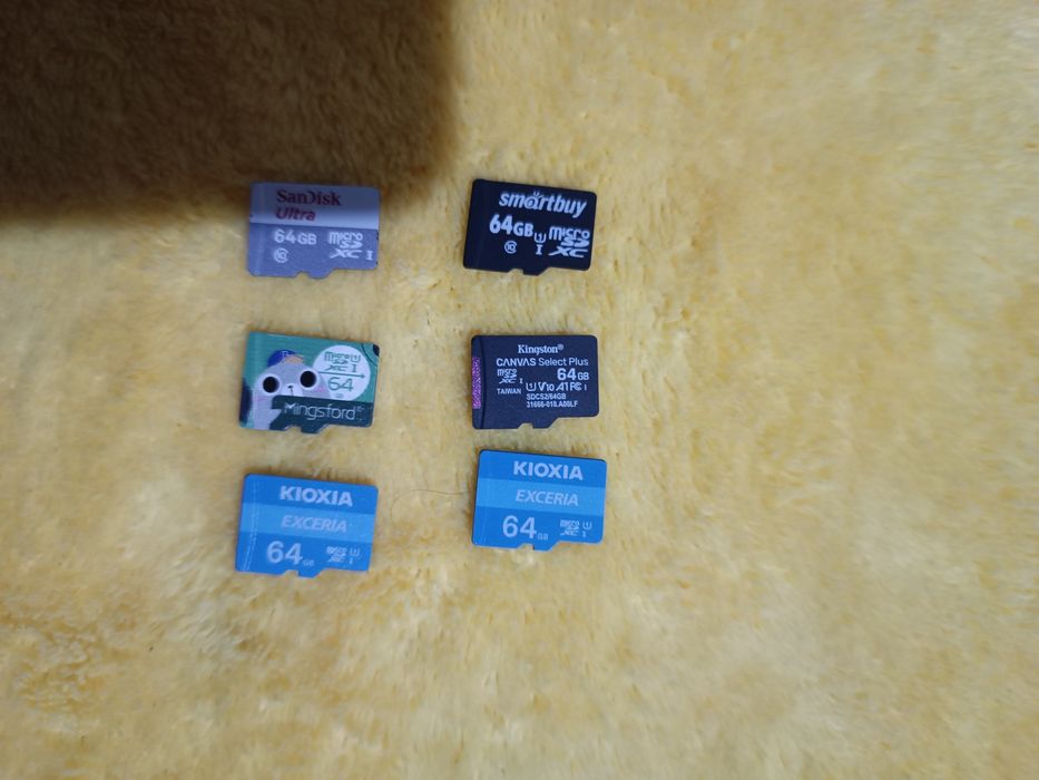 USB флешка и MicroSD и SD карта памяти