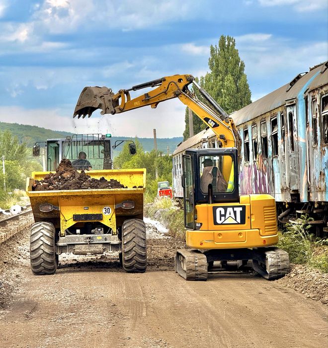 Inchiriez MINIEXCAVATOR Dumper Bobcat excavator Buldo Demolari