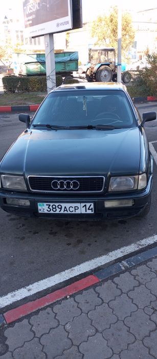 Автомобиль ауди 80 б4