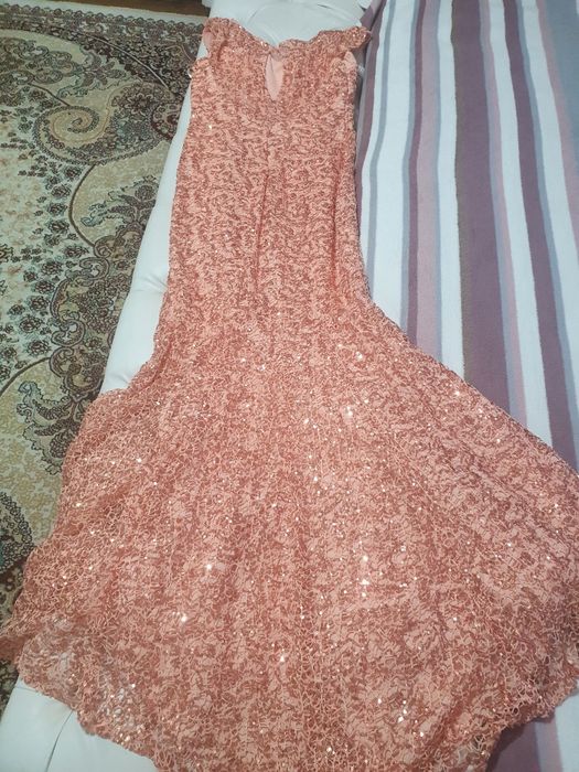 Kechgi oqshom libosi