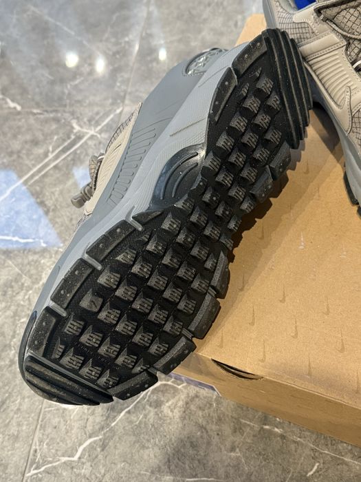 Маратонки NIKE Zoom Vomero Roam Reflet