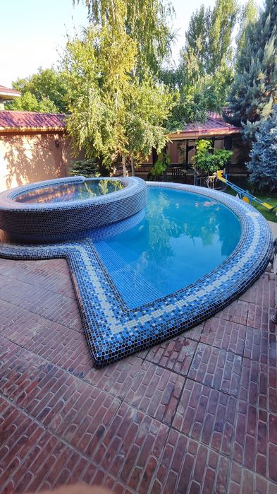 Строительство бассейнов любого размера, любой формы и сложности.