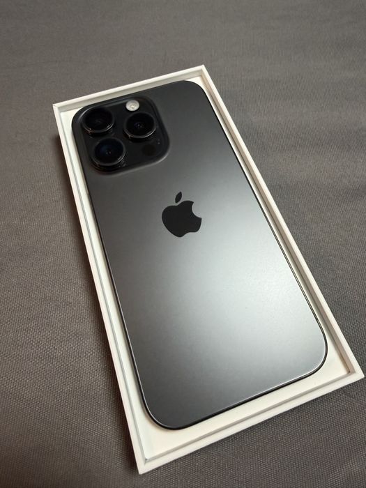 Продавам iphone 15 PRO 512GB Grey