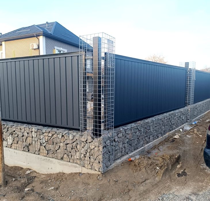 Ворота, заборы из металлосайдинга