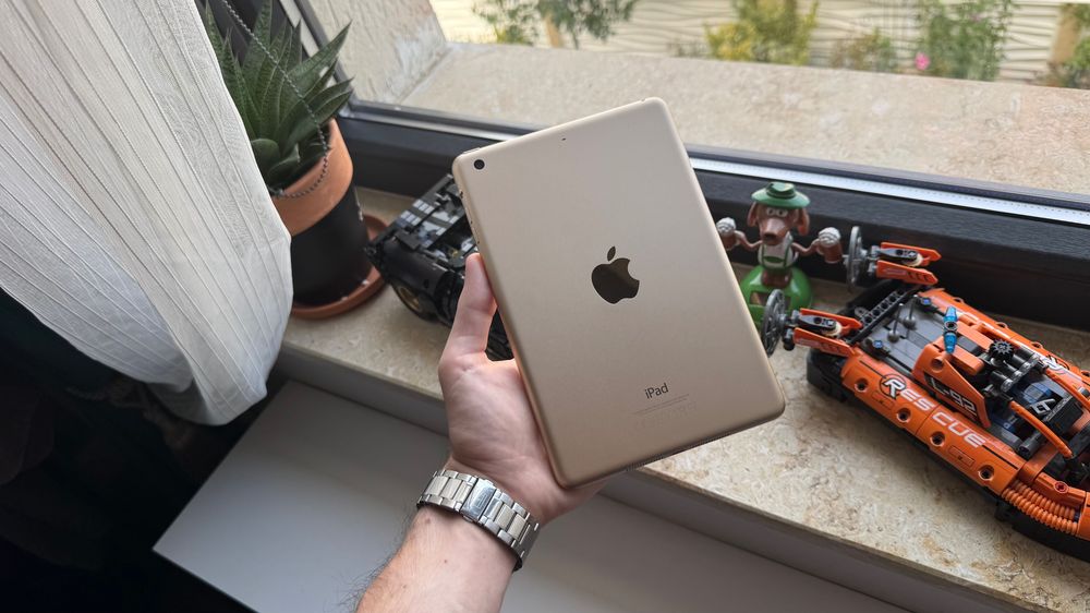 iPad mini 3 Gold 64GB Wi-Fi | Baterie 83% (151 cicluri) | Touch ID | Husă originală piele + Încărcător original (cablu nou)