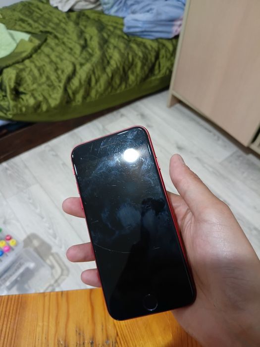 IPhone se 2020 в хорошем состоянии