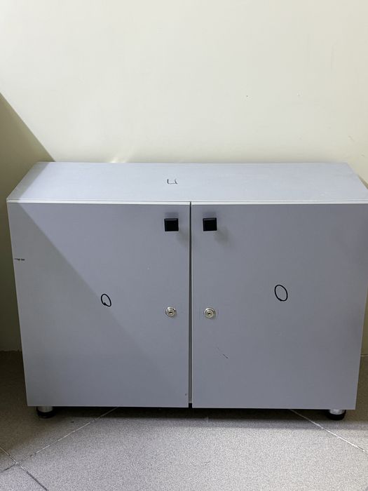 Продам 2 тумбочки срочно!!